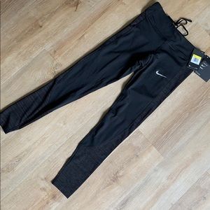 Nike running right, size Small